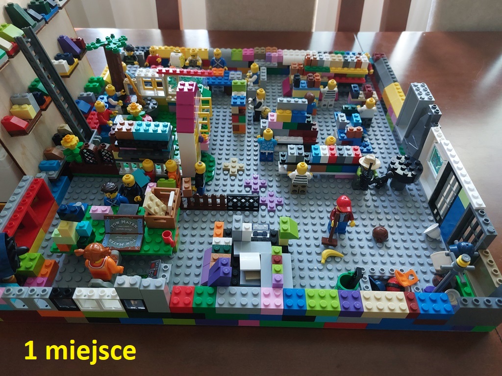Zbudowali biblioteki z klocków LEGO